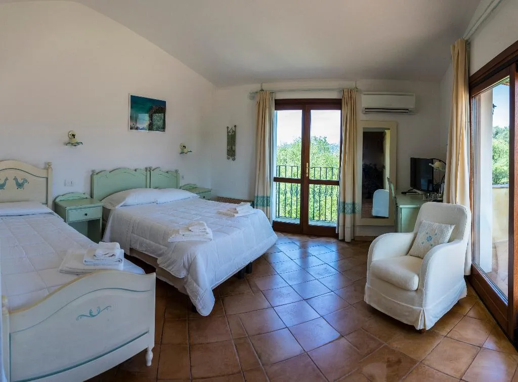 TRIPLE STANDARD Room, Jaddhu Country Resort, Olbia