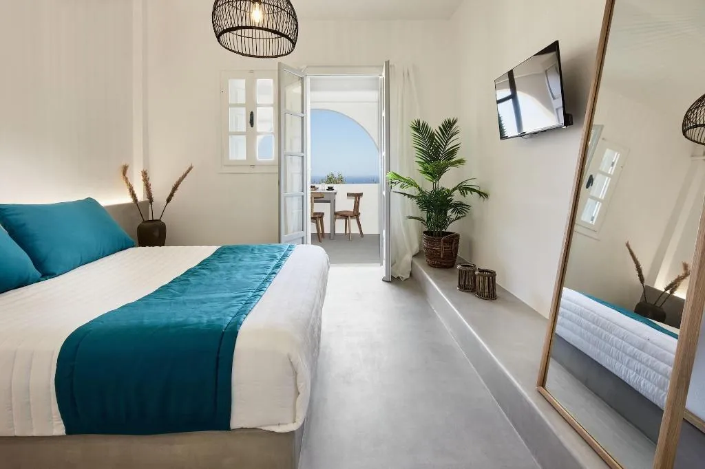 Room, Symmetry Suites, Santorini