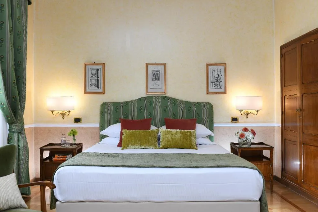 Double or Twin STANDARD Room, Bettoja Hotel Massimo d'Azeglio, Rome