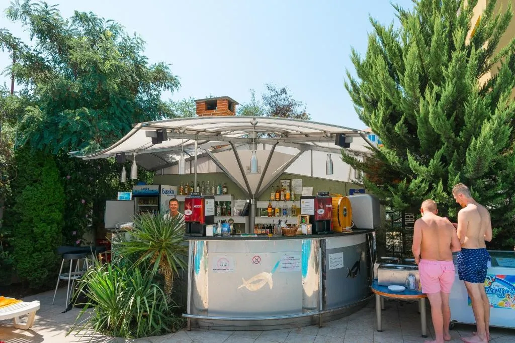 Bar, Boomerang, Bourgas