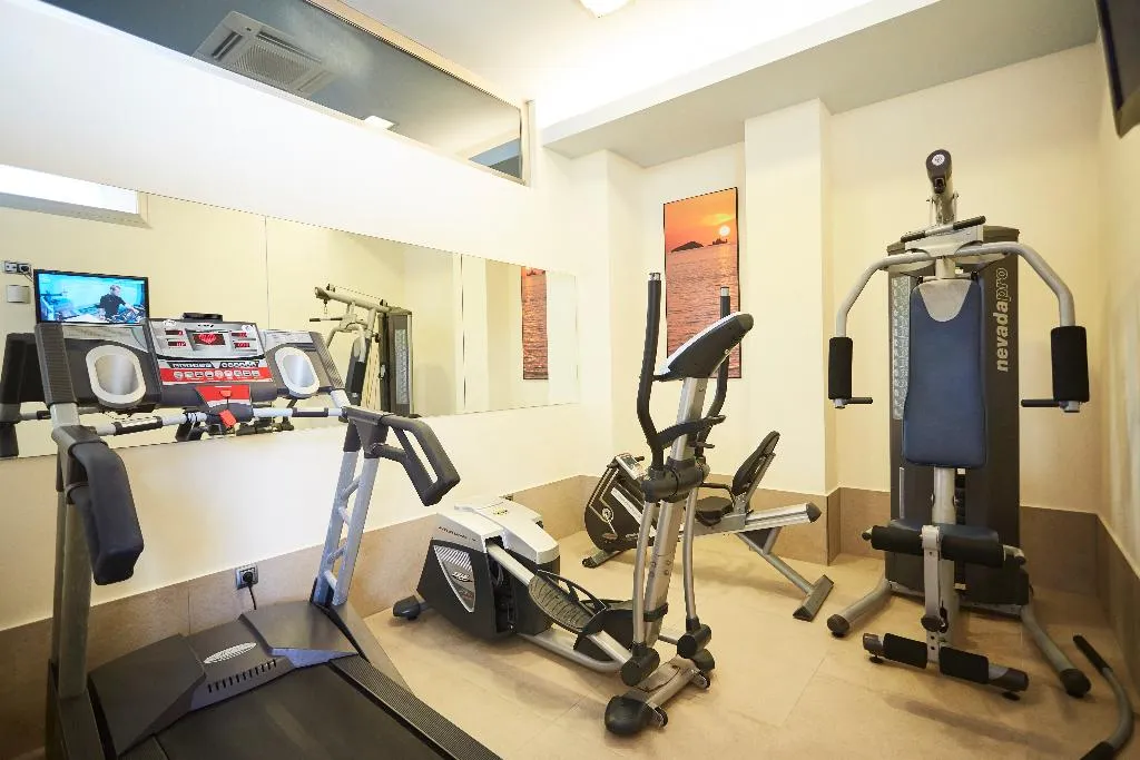 Sports and Entertainment, Invisa Hotel La Cala, Ibiza