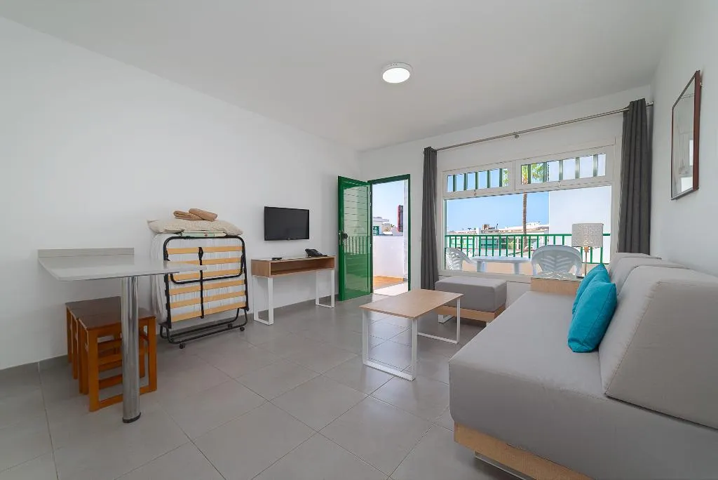 FAMILY ROOM CAPACITY 5 TWO BEDROOMS Room, Elena Apartamentos, Lanzarote