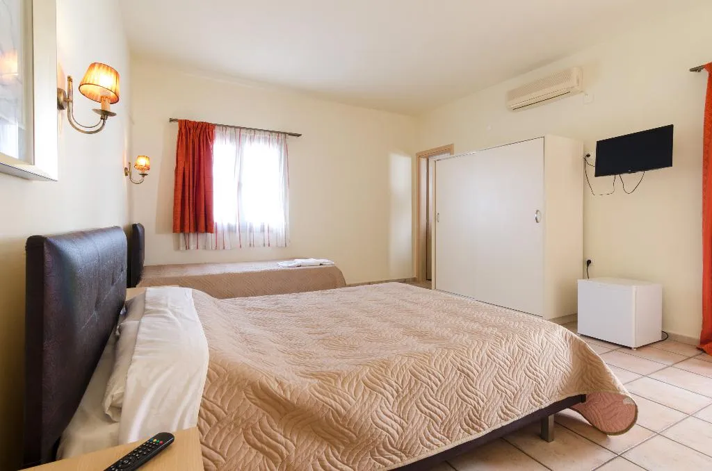 Room, Eleonora Anissaras, Crete