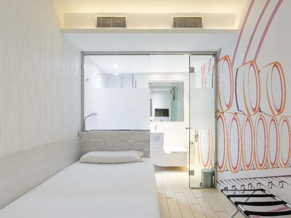 SINGLE STANDARD Room, Ibis Styles Madrid Prado, Madrid