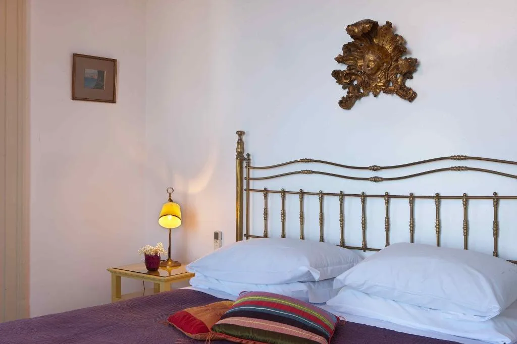 Room, Marina Piccola 73, Naples
