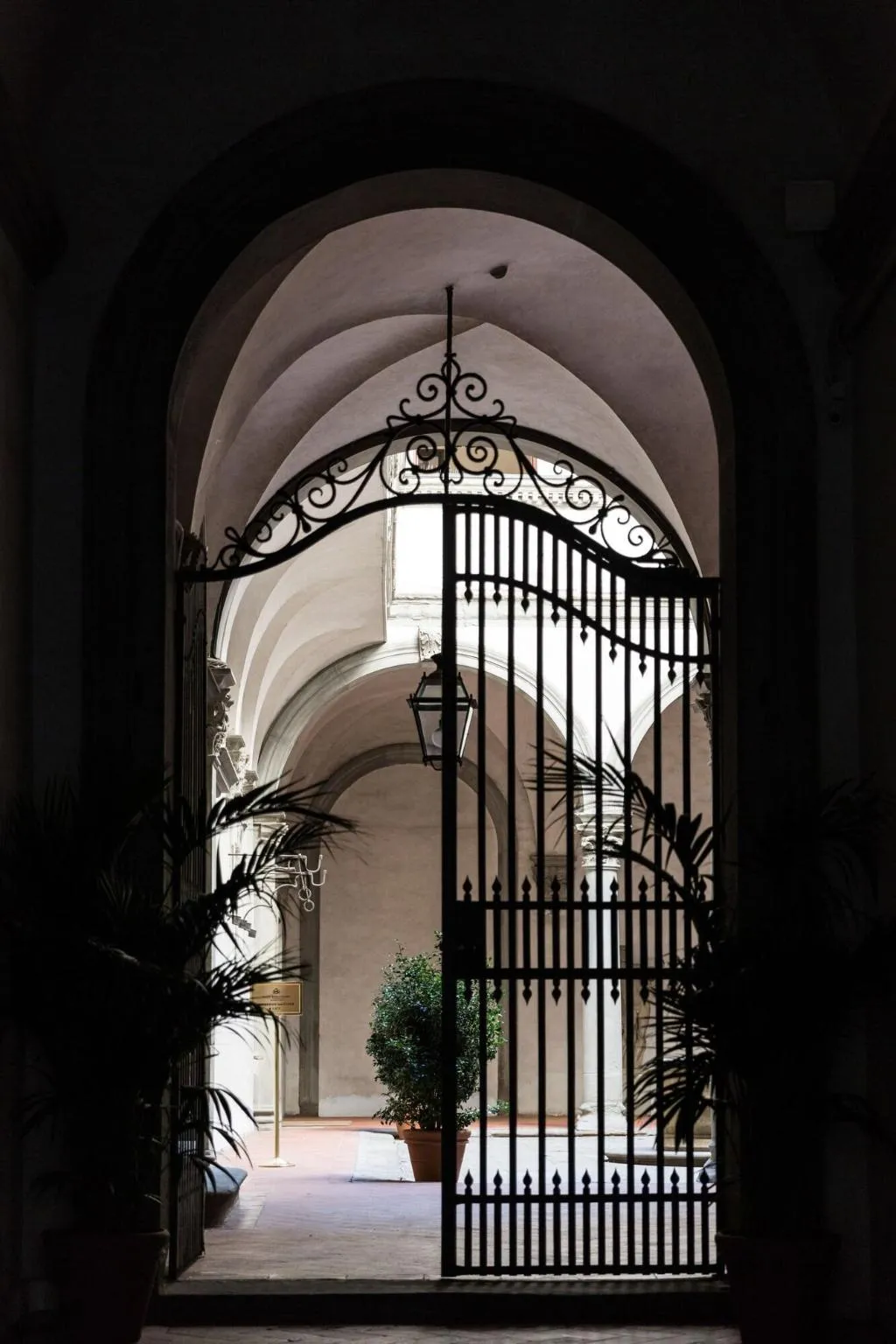 Lobby, Palazzo Roselli Cecconi, Florence
