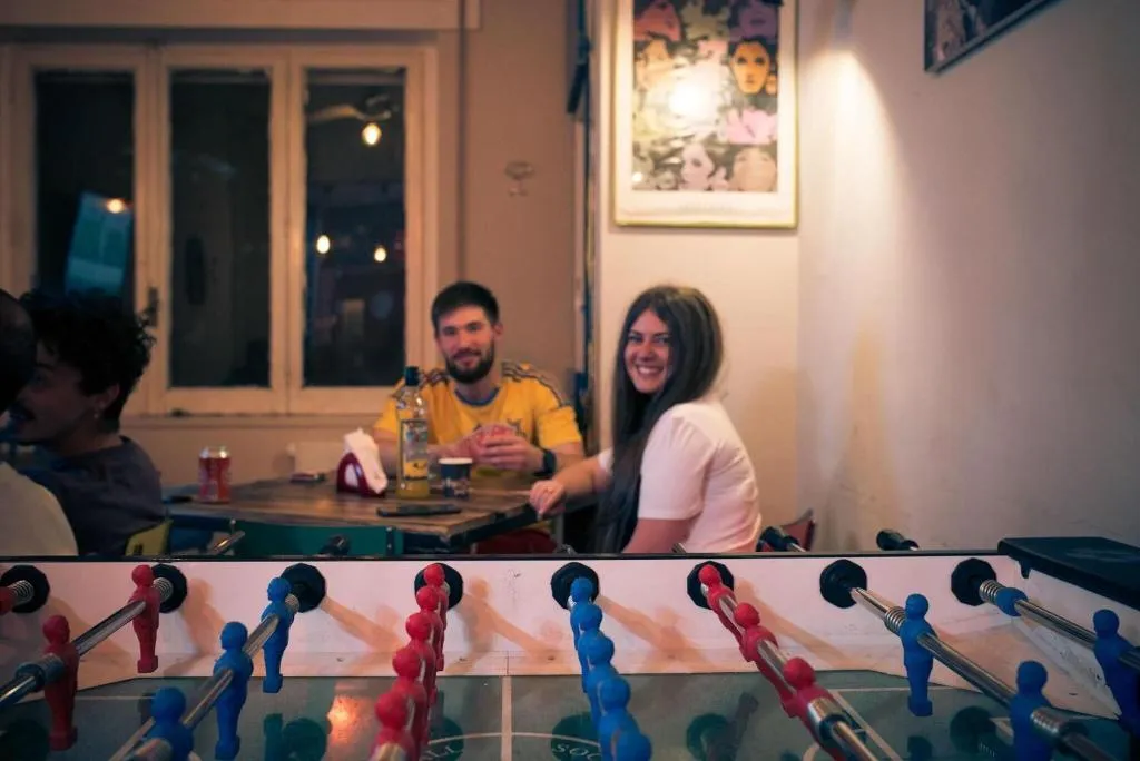 Sports and Entertainment, Hostel of the Sun, Naples