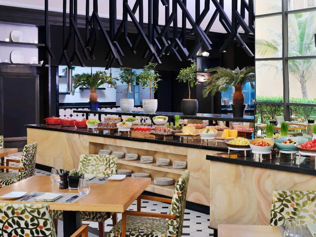 Restaurant, Movenpick Hotel Jumeirah Beach, Dubai