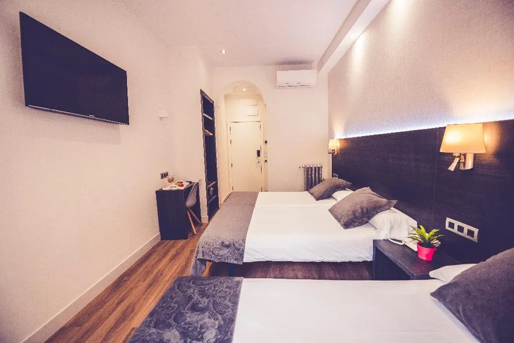 TRIPLE STANDARD Room, Marlasca, Madrid