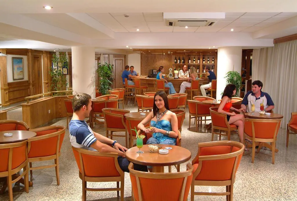 Bar, Nissiana Hotel and Bungalows, Cyprus