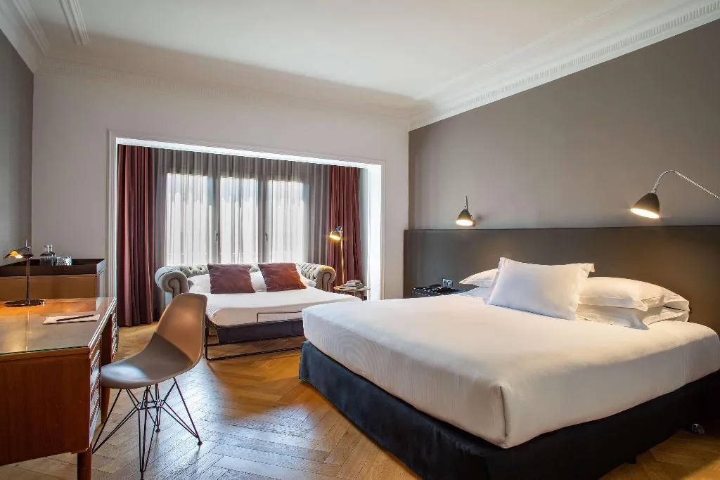 DOUBLE PREMIUM Room, Alexandra Barcelona, Curio Collection by Hilton, Barcelona