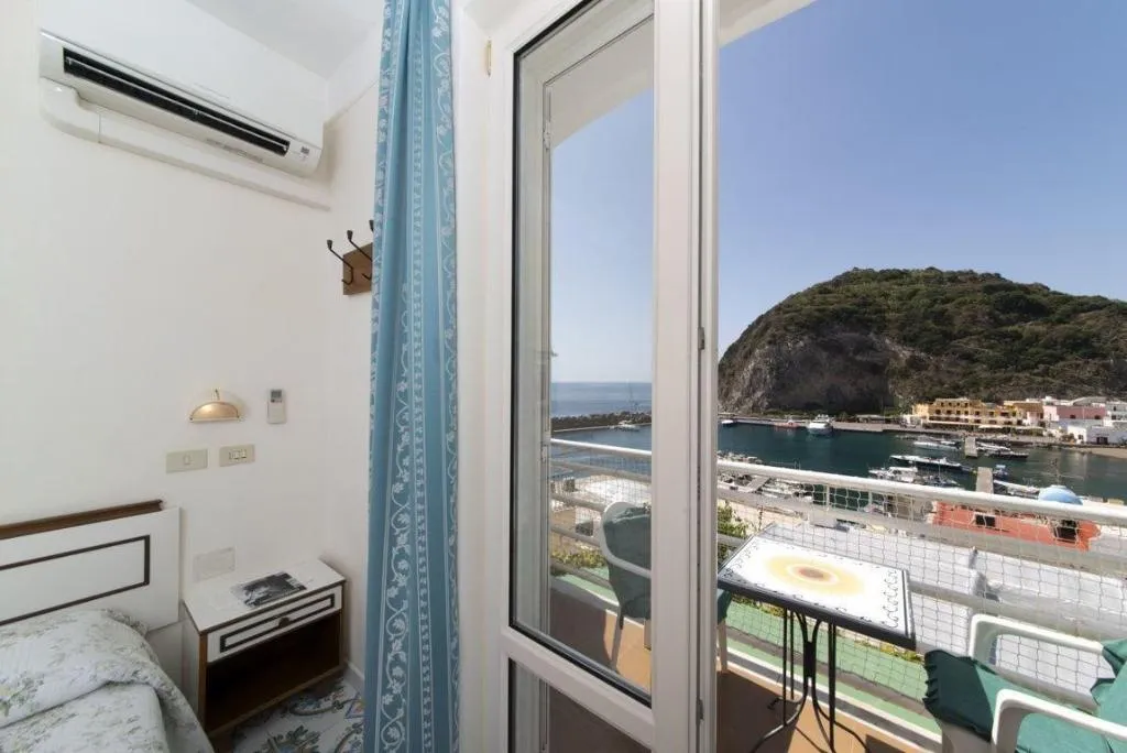 Room, La Palma, Naples