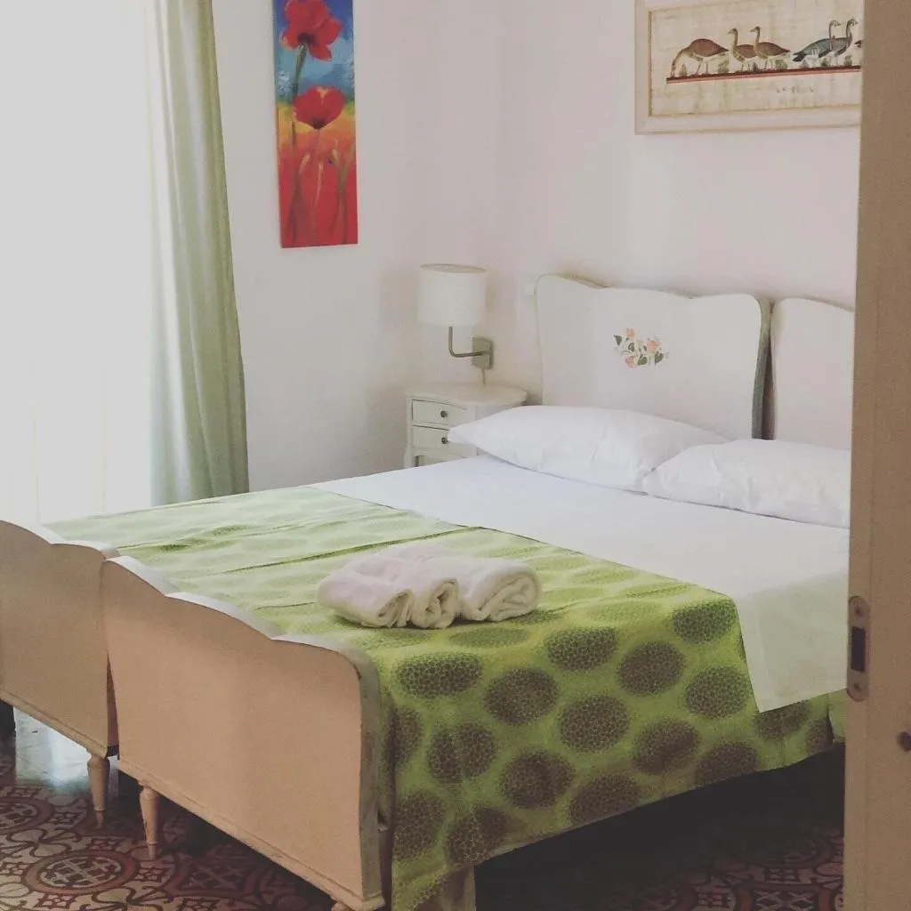 Room, Al Decoro, Palermo