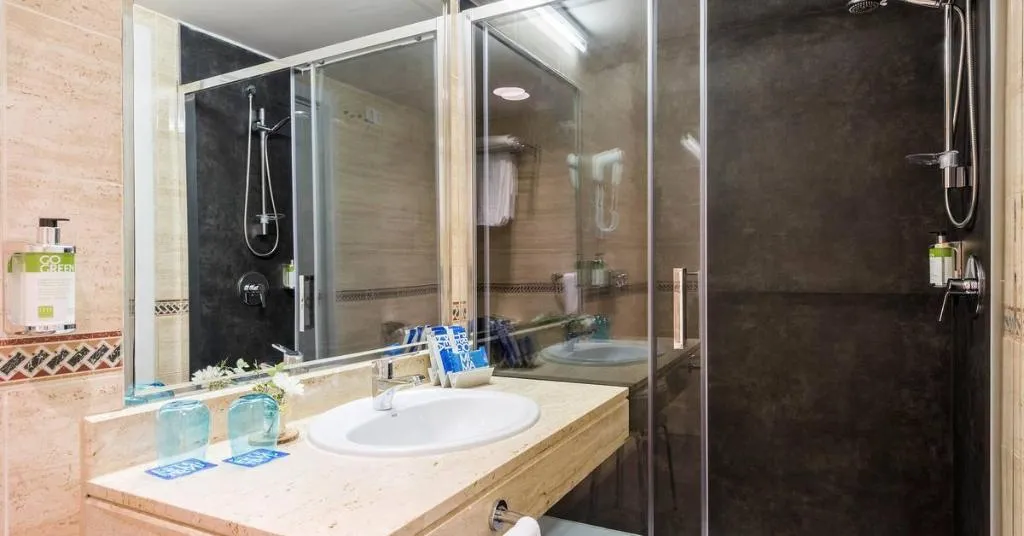 DOUBLE STANDARD Room, Guadalajara Conference Center Affiliated By Melia, Madrid