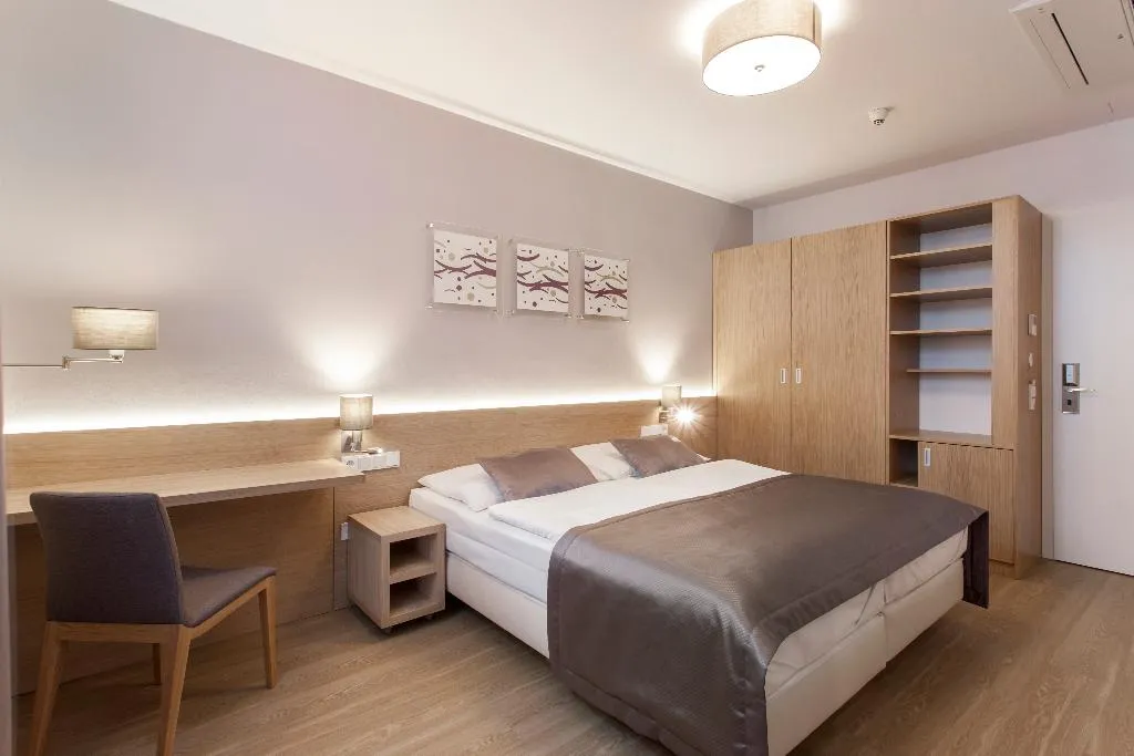 SINGLE SUPERIOR Room, Hotel Carol, Prague