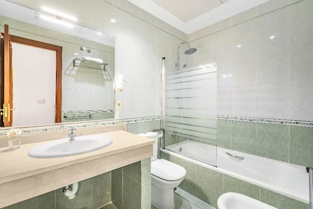 APARTMENT SEA VIEW Room, Don Juan Beach Resort, Costa Del Sol