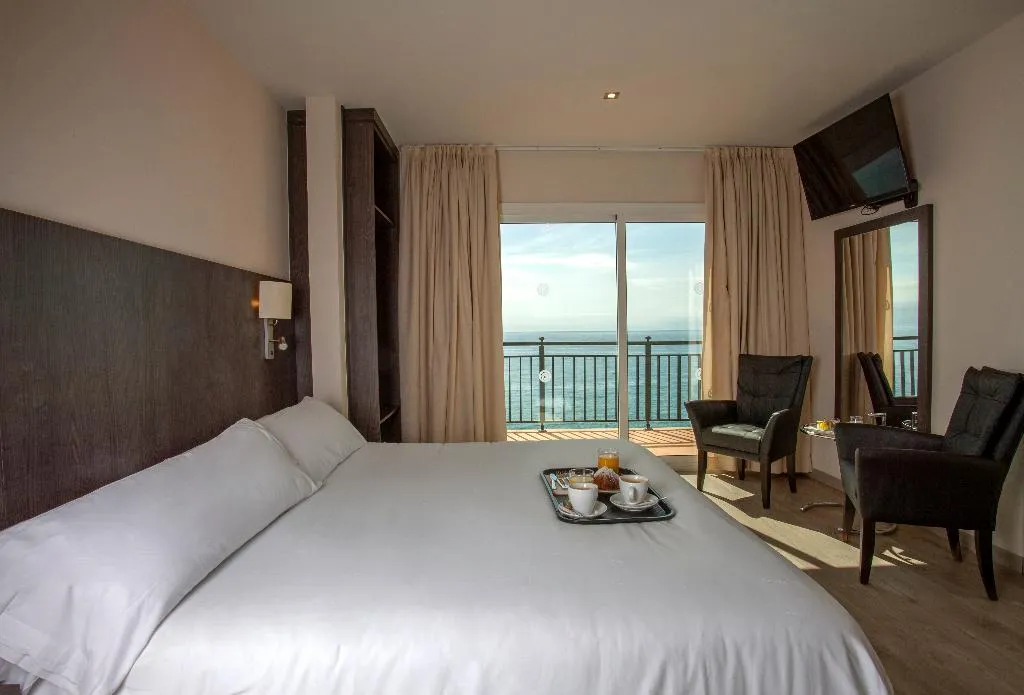 Room, Hotel Blanes Horitzó by Pierre & Vacances, Costa Brava