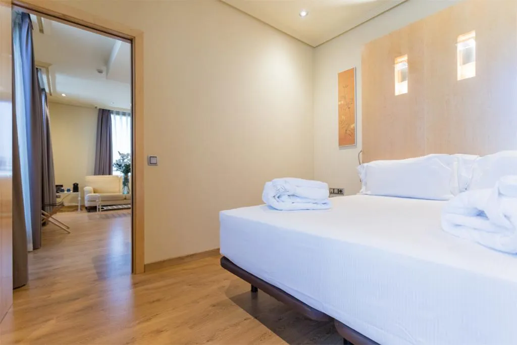 JUNIOR SUITE STANDARD Room, Abba Madrid, Madrid