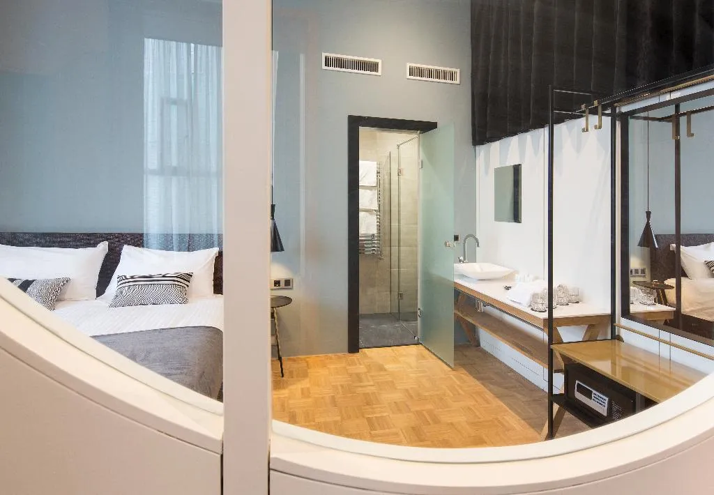 QUADRUPLE STANDARD Room, Quentin Zoo, Amsterdam