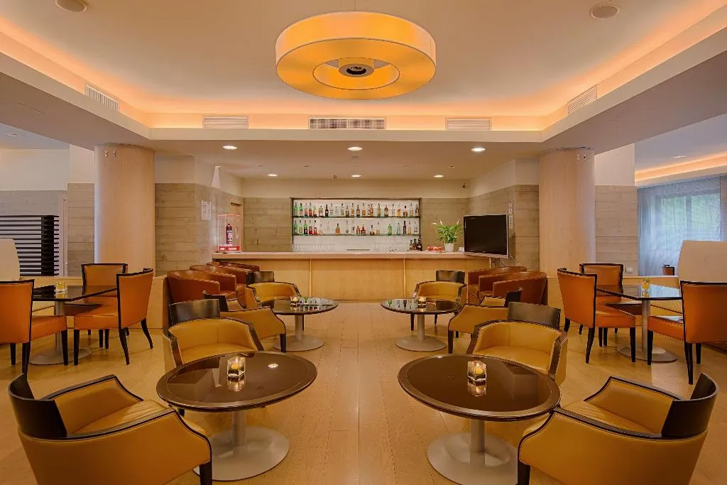 Bar, NH Linate, Milan