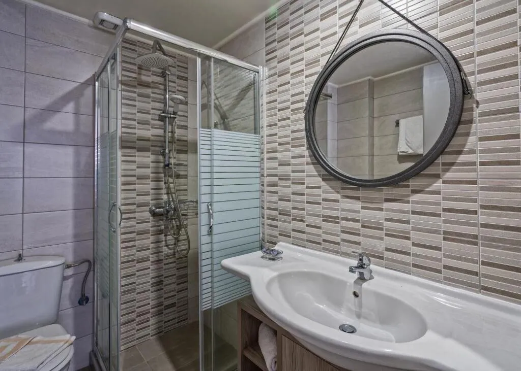 Room, Icarus Suite Apartments, Crete