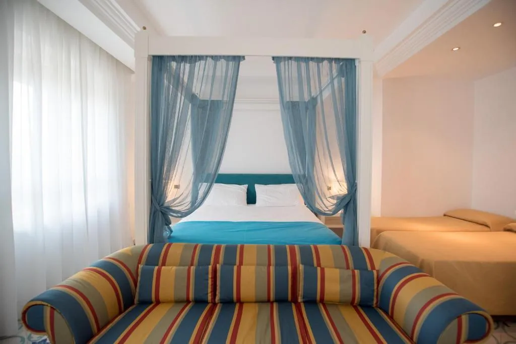 Room, Villa Maria, Naples