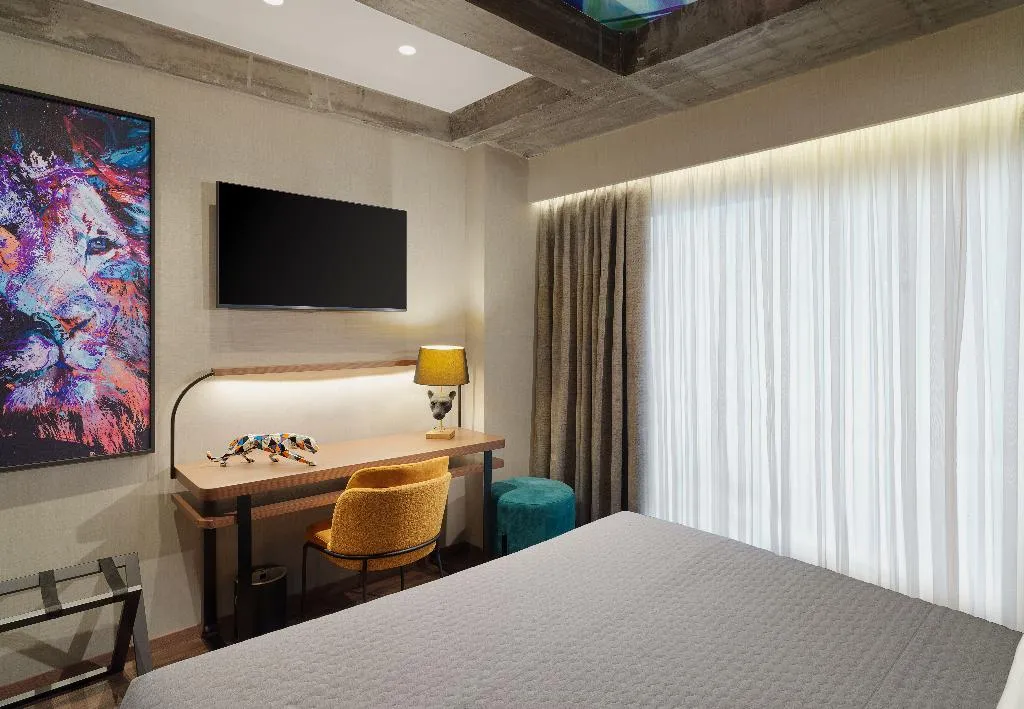 SUITE STANDARD Room, NYX Thessaloniki, Halkidiki