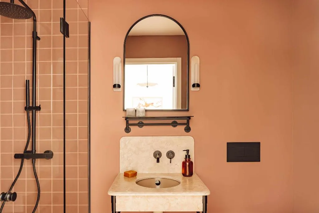 DOUBLE STANDARD Room, Locke De Santa Joana, Lisbon
