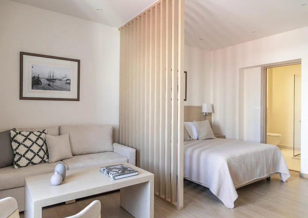 JUNIOR SUITE CITY VIEW Room, Gallery Suites &  Residences Piraeus, Athens