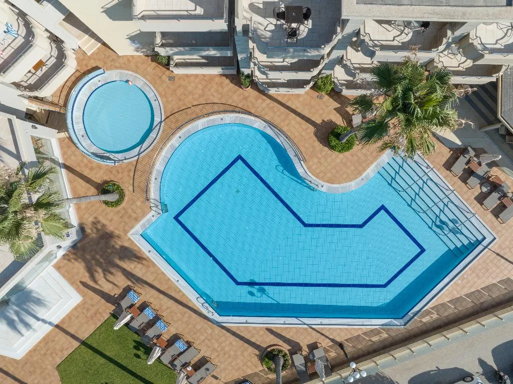Pool, Molos Bay, Crete