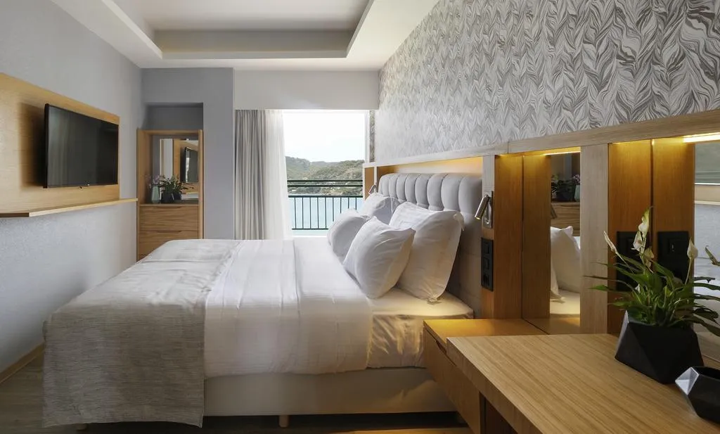 SUITE EXECUTIVE SEA VIEW Room, Dolce Attica Riviera, Athens