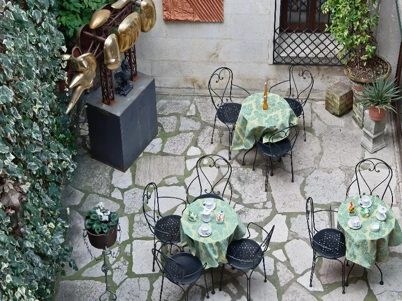 Terrace, La Fenice et des Artistes, Venice