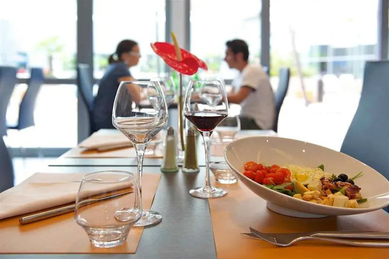 Restaurant, Novotel Milan Malpensa Airport, Milan