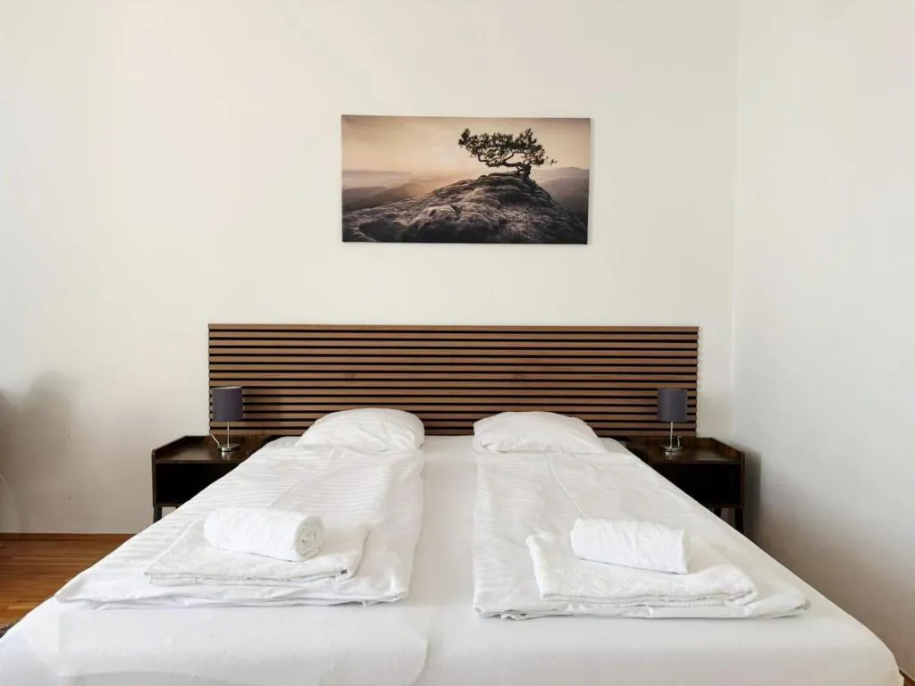 APARTMENT ONE BEDROOM ONE BATHROOM Room, Real Living Apartments Vienna, Vienna