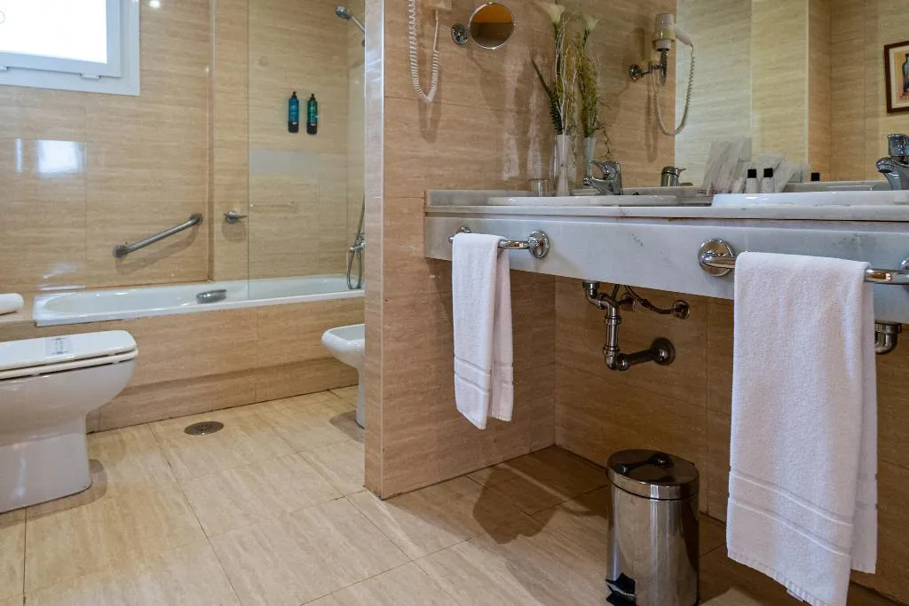 QUADRUPLE STANDARD Room, Sercotel Avenida Almeria, Costa Almeria
