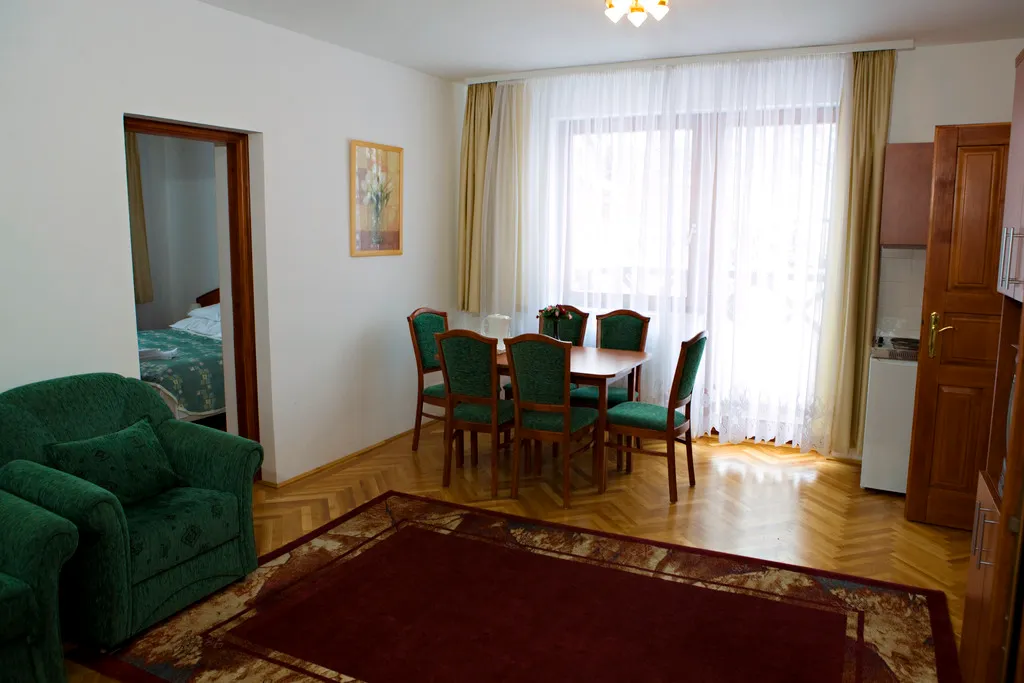 APARTMENT CAPACITY 3 Room, Helios Hotel Pension, Budapest