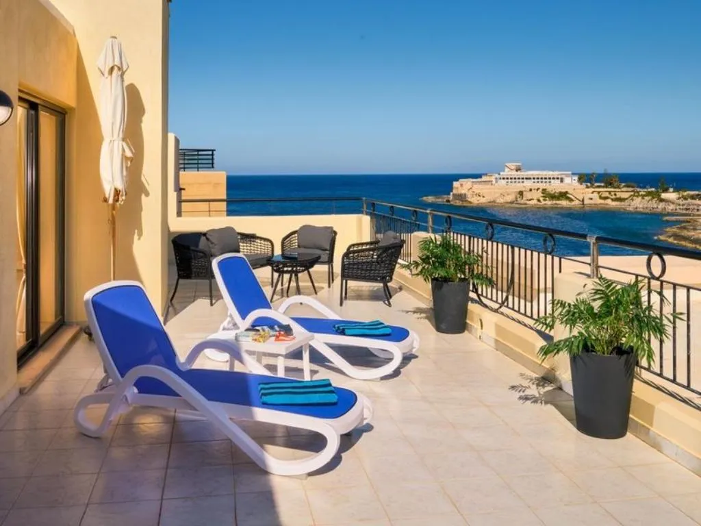 Room, Verdi St Georges Bay Marina, Malta