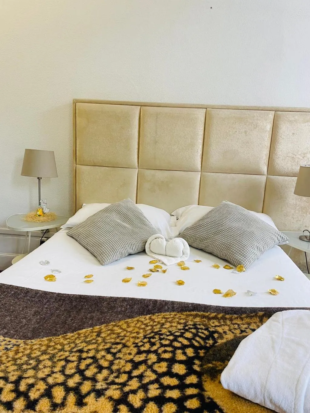 DOUBLE SUPERIOR WITH BALCONY Room, WW Hostel & Suites, Porto