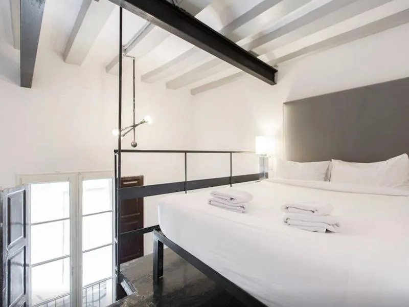 APARTMENT CAPACITY 7 TWO BEDROOMS Room, 5 Barcelona Apartments, Barcelona