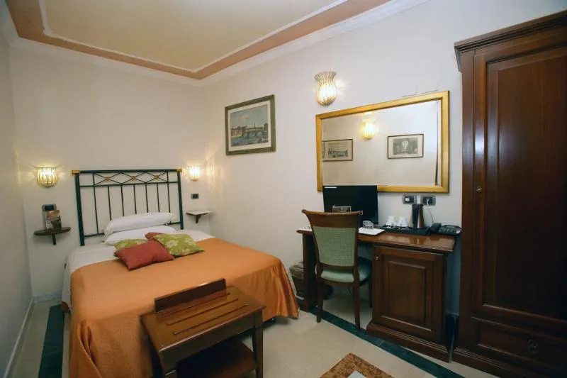 SINGLE CLASSIC Room, Domus Florentiae Hotel, Florence