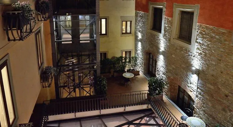 General view, Alba Palace, Florence
