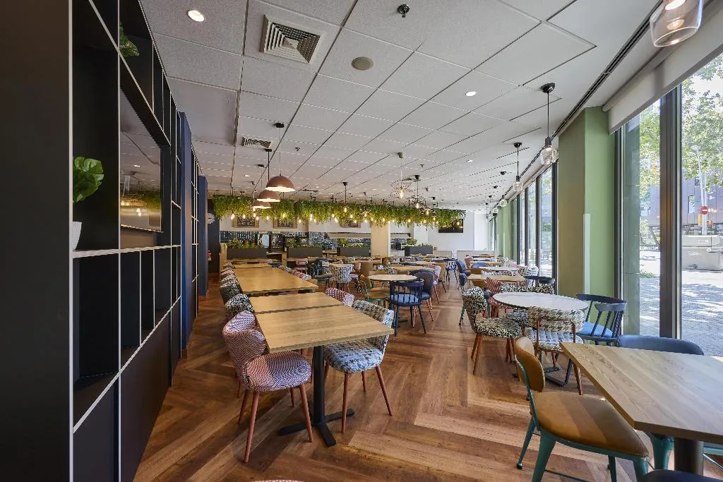 Restaurant, Travelodge Barcelona Poblenou, Barcelona
