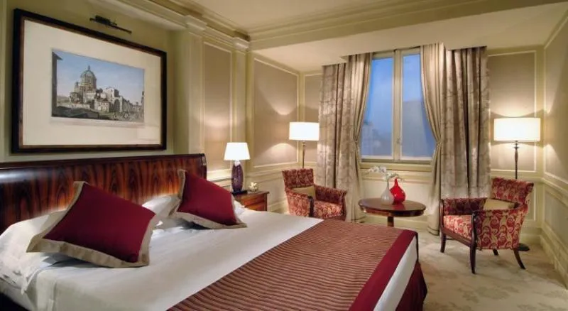 JUNIOR SUITE STANDARD Room, Principe di Savoia, Milan