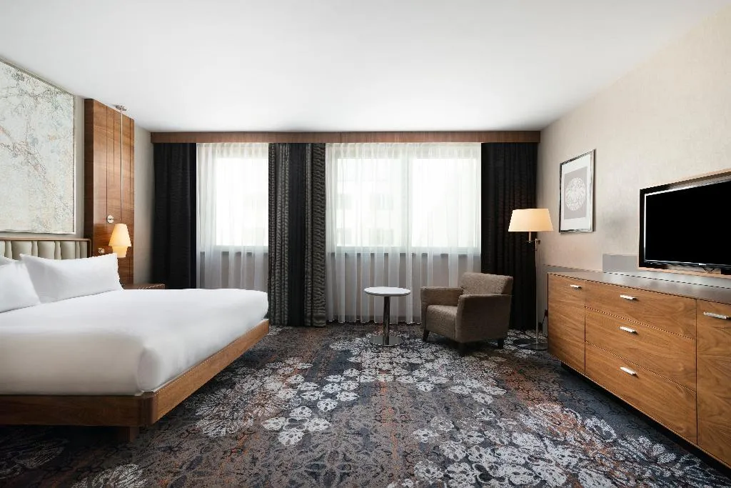 SUITE Presidential Room, DoubleTree by Hilton Krakow Hotel & Convention Cen, Krakow