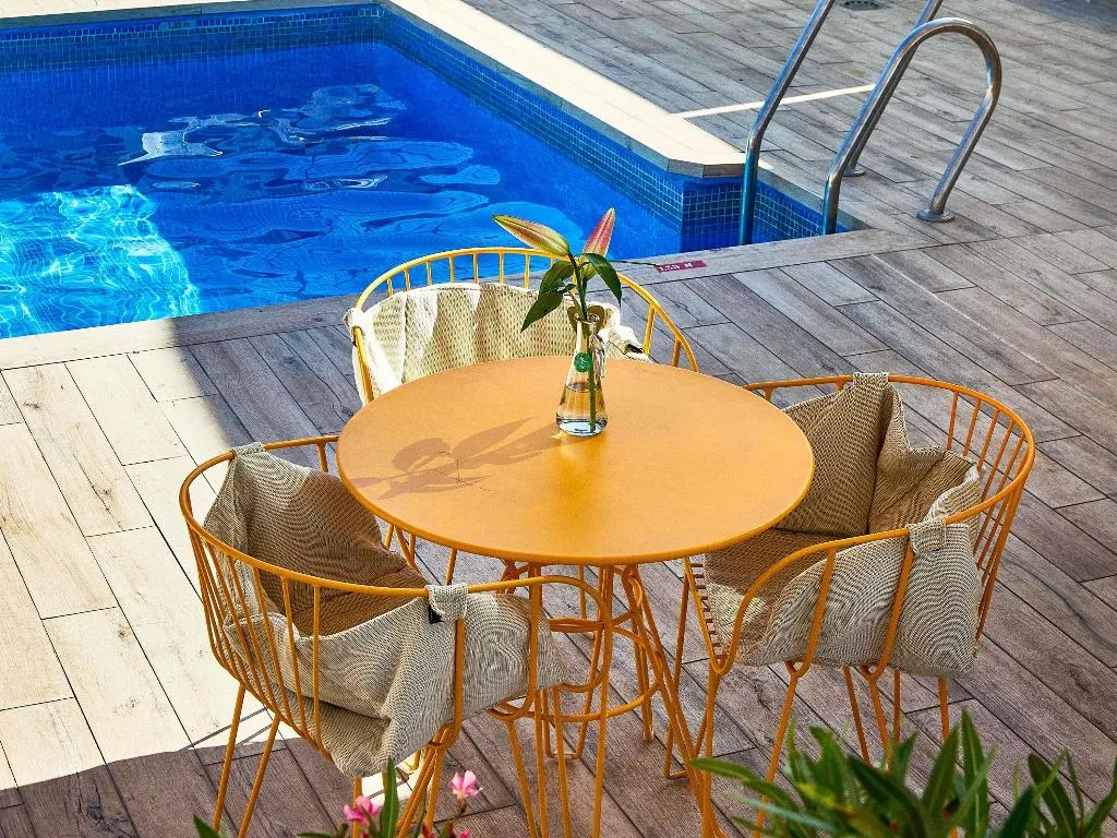 Pool, Novotel Sevilla, Seville