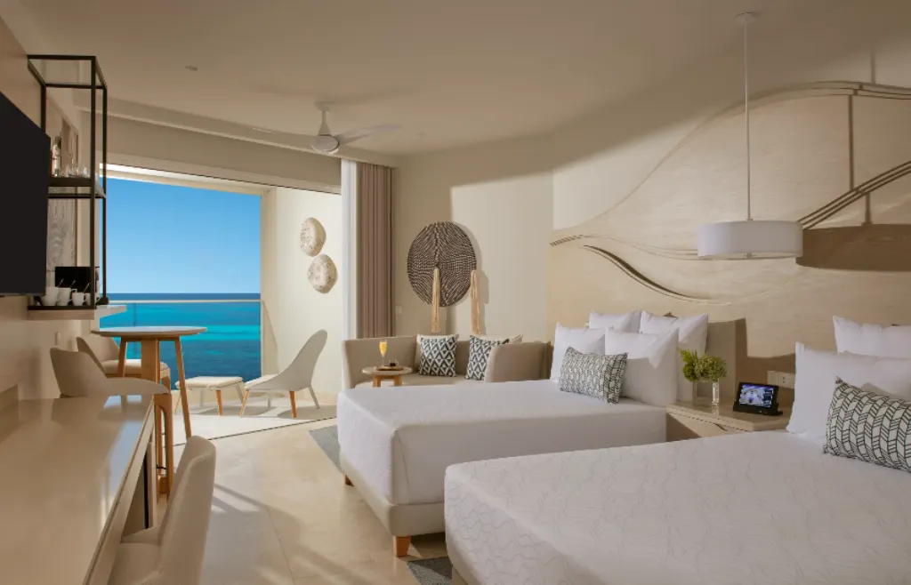 JUNIOR SUITE PARTIAL OCEAN VIEW TWO DOUBLE BEDS Room, Breathless Cancun Soul Resort & Spa, Cancun Area