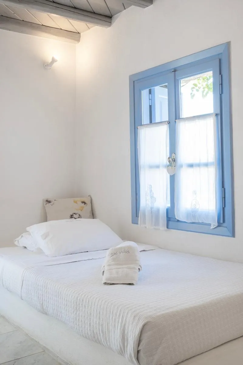 JUNIOR SUITE GARDEN VIEW Room, Nama Villas, Mykonos
