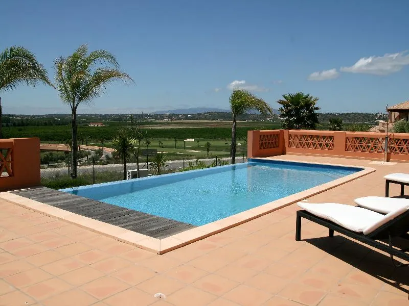 Pool, Amendoeira Golf Resort, Algarve