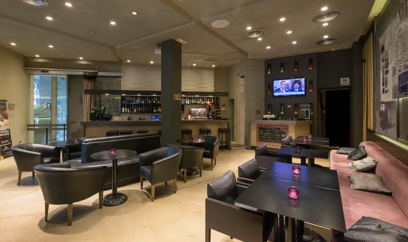 Bar, Ultonia, Costa Brava
