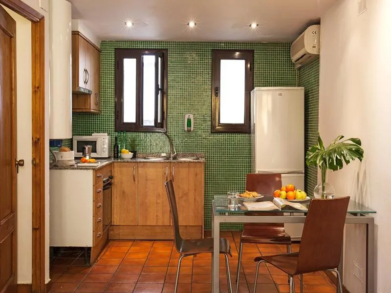 STUDIO STANDARD Room, AinB Las Ramblas-Guardia Apartments, Barcelona